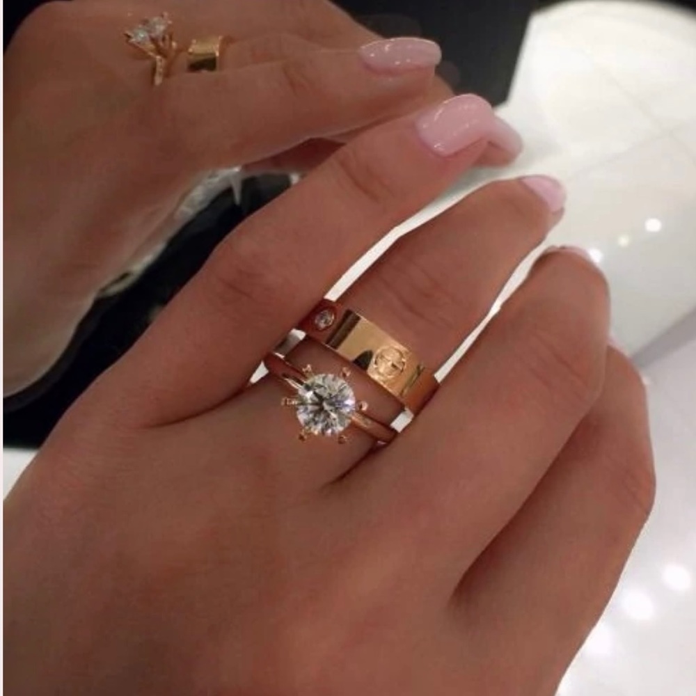 NEW Size 7 stainless steel gold plated love ring 😍 - Picture 2 of 8
